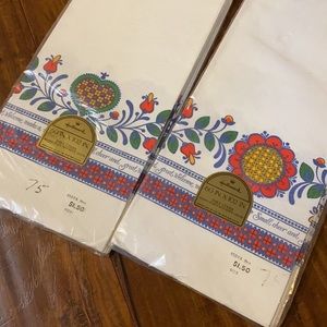 Vintage Hallmark Paper Table Cloths Cloth Covers 60" X‎ 102 Made in the USA